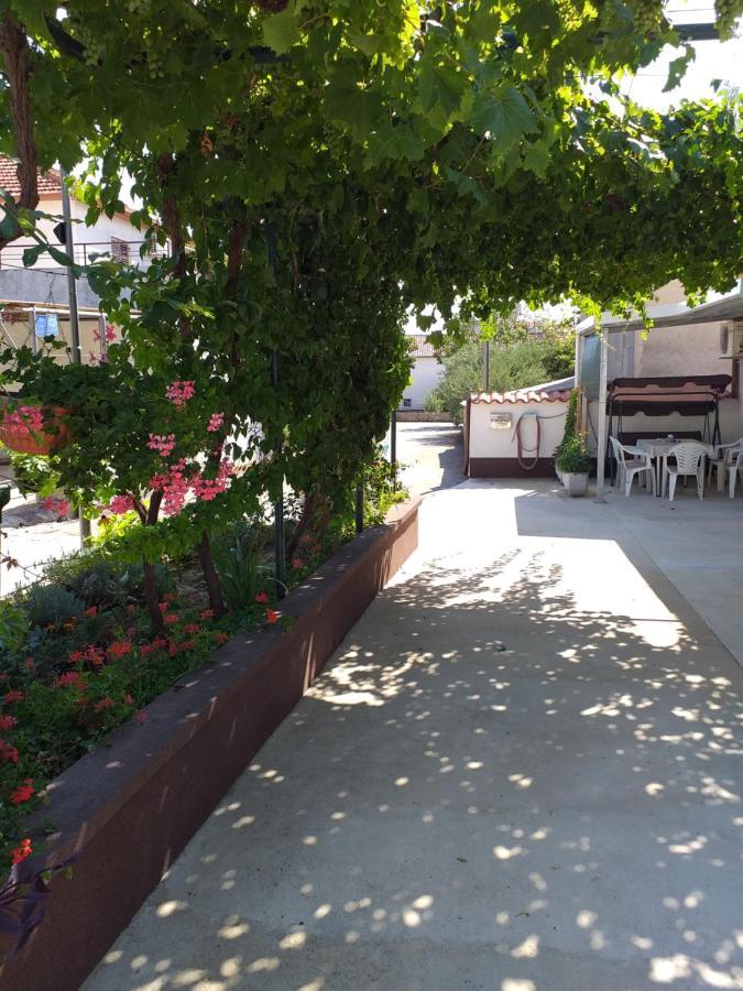 Apartments Jelicic Biograd Na Moru Zewnętrze zdjęcie