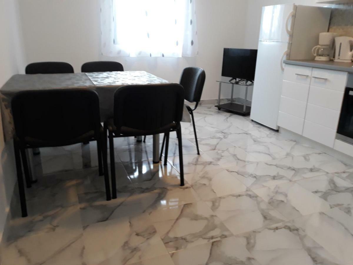 Apartments Jelicic Biograd Na Moru Zewnętrze zdjęcie